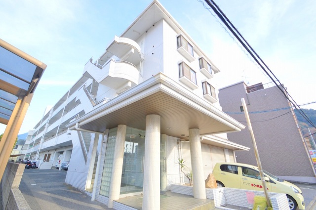 安芸郡海田町南幸町のマンションの建物外観