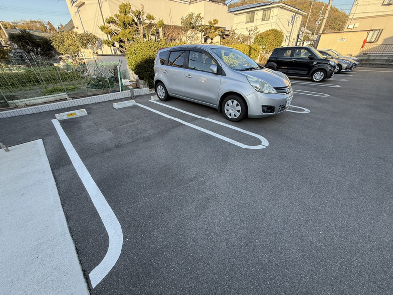 【シャーメゾンイーストコートの駐車場】