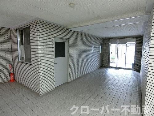 【綾歌郡宇多津町浜五番丁のマンションのロビー】