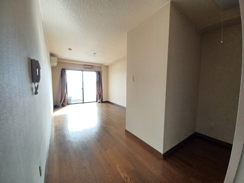 居室・リビング　同物件別室写真