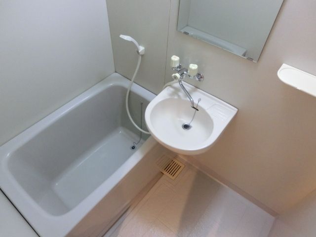 バス・シャワールーム　バスルーム