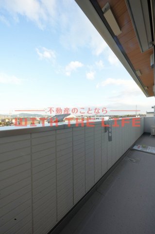 バルコニー　お洗濯にも便利なバルコニー付き