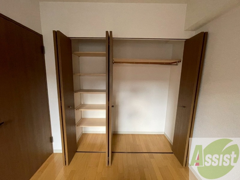 収納　寝室の収納です。部屋がすっきり片付きます。