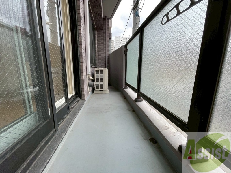 バルコニー　バルコニーです。洗濯物を干したり一息ついたりできますね！