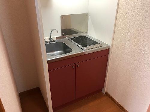 キッチン　ラジエントヒータ－2口あります。