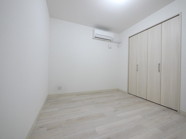 その他部屋・スペース　広くて明るい寝室