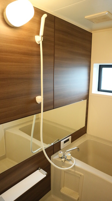 バス・シャワールーム　バスルーム