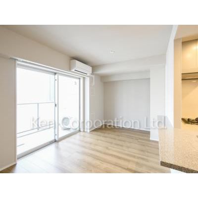 居室・リビング　同タイプ13階のお部屋を撮影。仕様が異なることがあります。