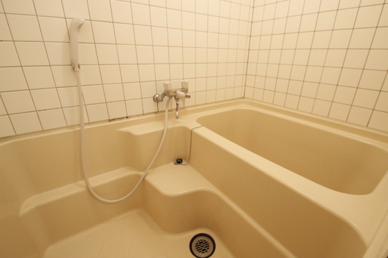 バス・シャワールーム　※他の号室の写真です。