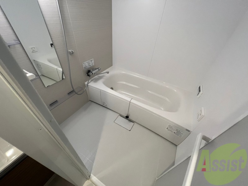 バス・シャワールーム　お風呂になります。一日の疲れを癒してくださいね。