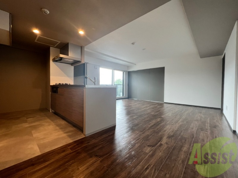 居室・リビング　広くてキレイなお部屋が広がっていて、充実した生活が送れそう。