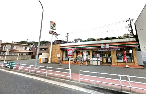 コンビニ　セブンイレブン（コンビニ）まで250m
