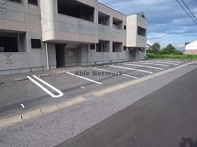 駐車場　駐車場