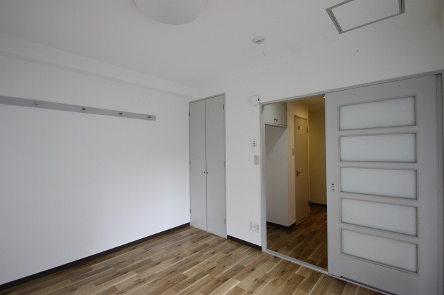 居室・リビング　同物件別号室の写真です。