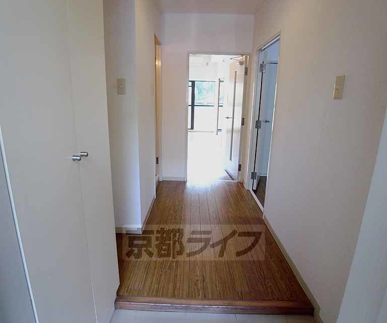 その他部屋・スペース　広々廊下