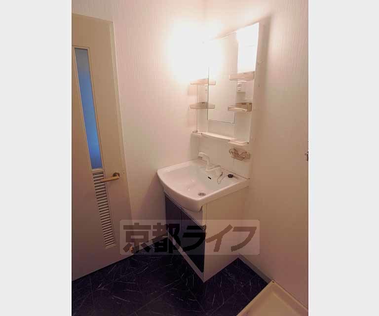 洗面設備　独立洗面台です。