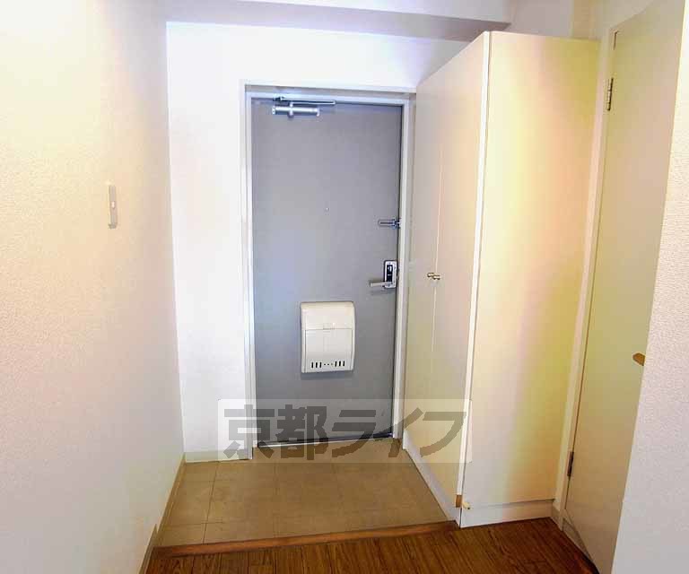 玄関　間口の広い玄関です