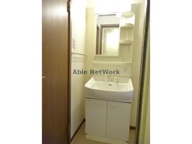 洗面設備　シャワー付洗面台