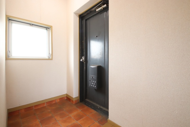 玄関　※別室の参考写真の為、現況優先です。