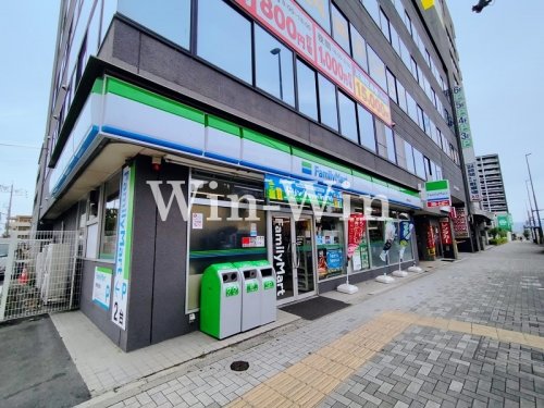 コンビニ　ファミリーマート　豊橋石塚店（コンビニ）まで676m