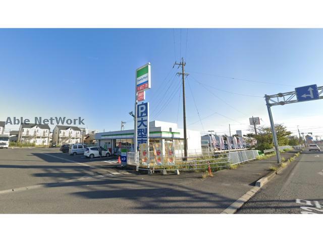 コンビニ　ファミリーマート鈴鹿寺家五丁目店（コンビニ）まで548m