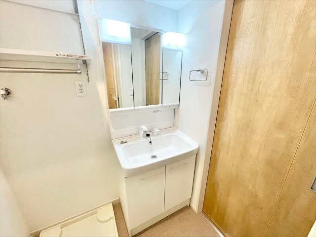 洗面設備　＊ニューデフィシリーズと同タイプのお部屋です。
