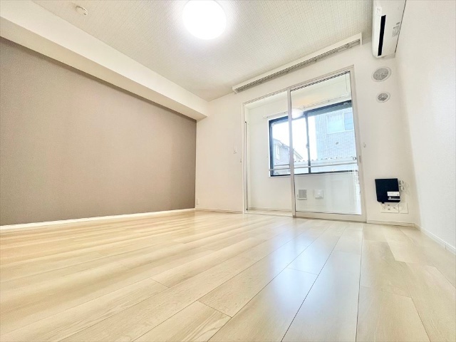 居室・リビング　＊ニューデフィシリーズと同タイプのお部屋です。