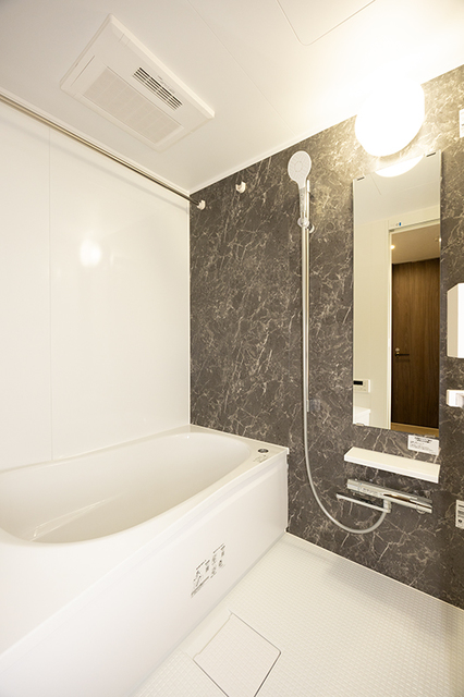 バス・シャワールーム　※写真は同タイプ住戸です。