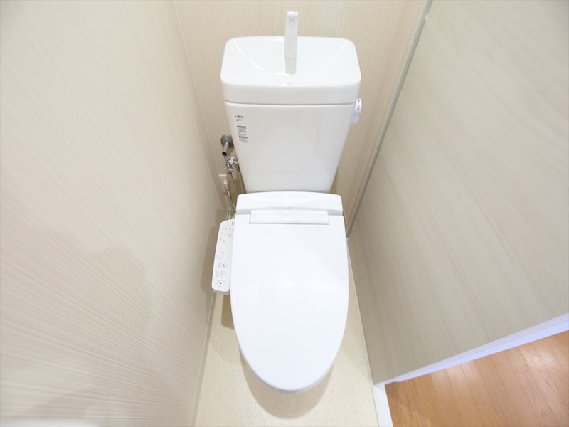 トイレ　温水洗浄暖房便座付トイレ