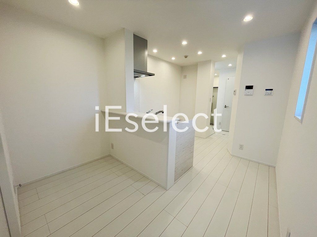 居室・リビング　角部屋・2面採光の明るいお部屋です?