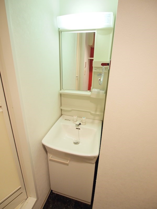 洗面設備　独立洗面台。