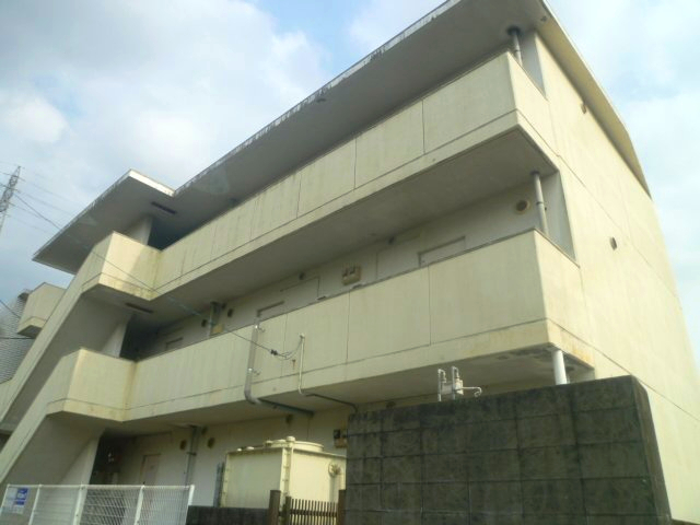 建物外観　2016年4月撮影