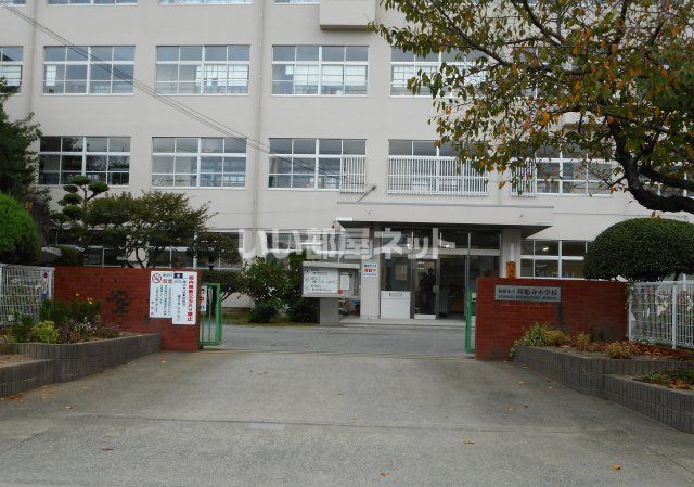 小学校　福岡市立周船寺小学校（小学校）まで606m