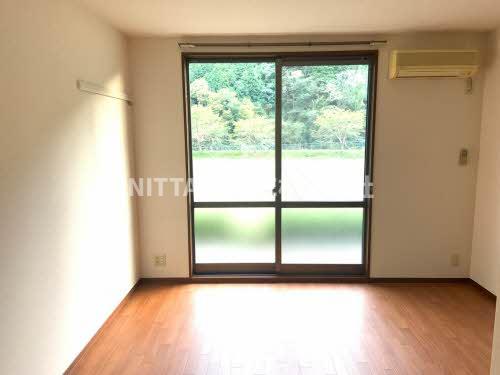 居室・リビング　全室フローリングでバルコニー付き☆彡