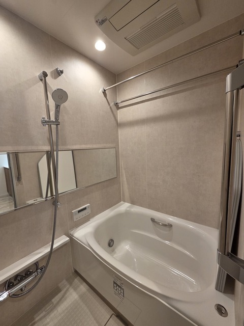 バス・シャワールーム　浴室乾燥機付