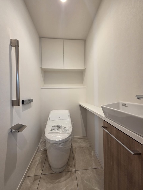 トイレ　温水洗浄便座