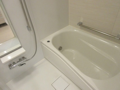 バス・シャワールーム　浴室※前回募集時の写真２０２１年６月撮影