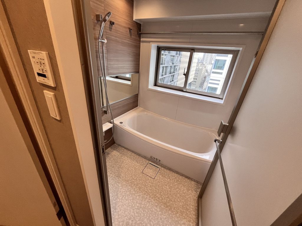 バス・シャワールーム　バルコニー