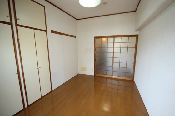 居室・リビング　※別号室の写真です。