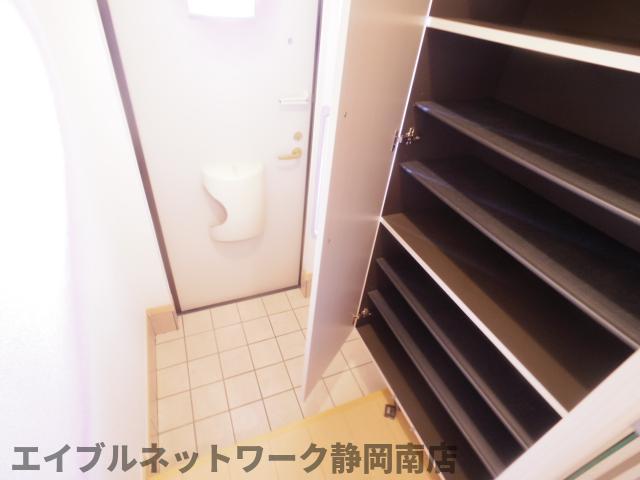 玄関　シンプルで使いやすい玄関です