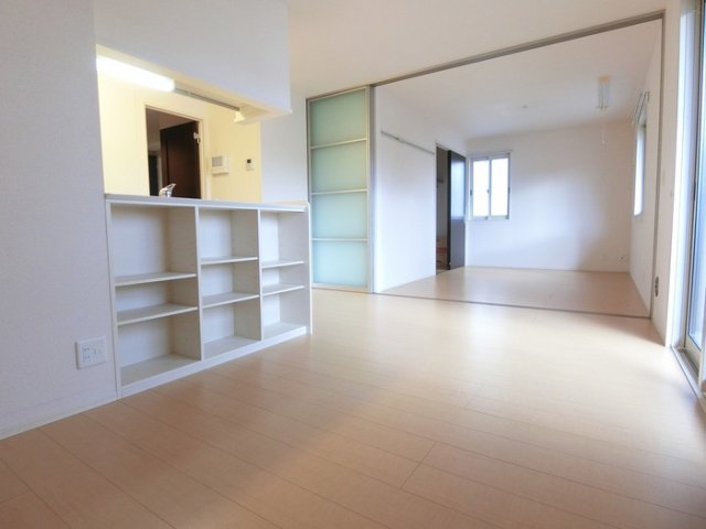 居室・リビング　同物件別号室の写真です。