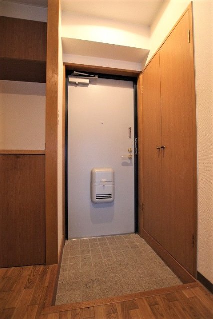 玄関　同物件別号室