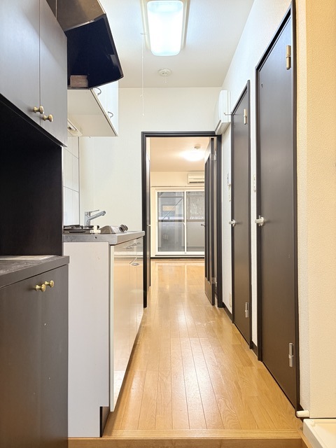 玄関　玄関からお部屋までの様子です♪