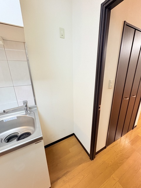 その他部屋・スペース　キッチン横には冷蔵庫置のスペースがあります☆