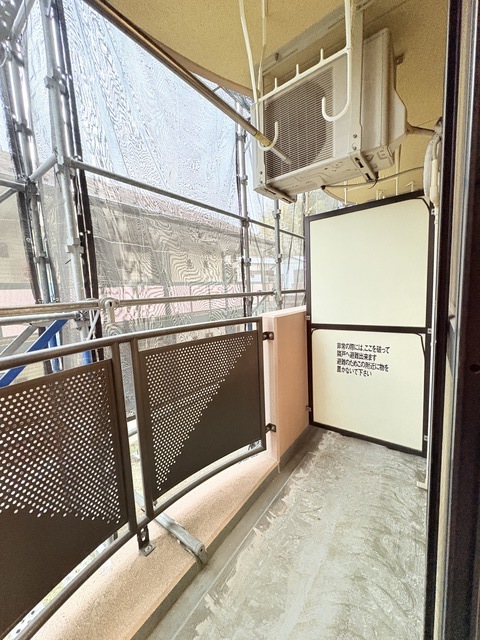 バルコニー　お天気な日はバルコニーに洗濯物を干す事ができます♪