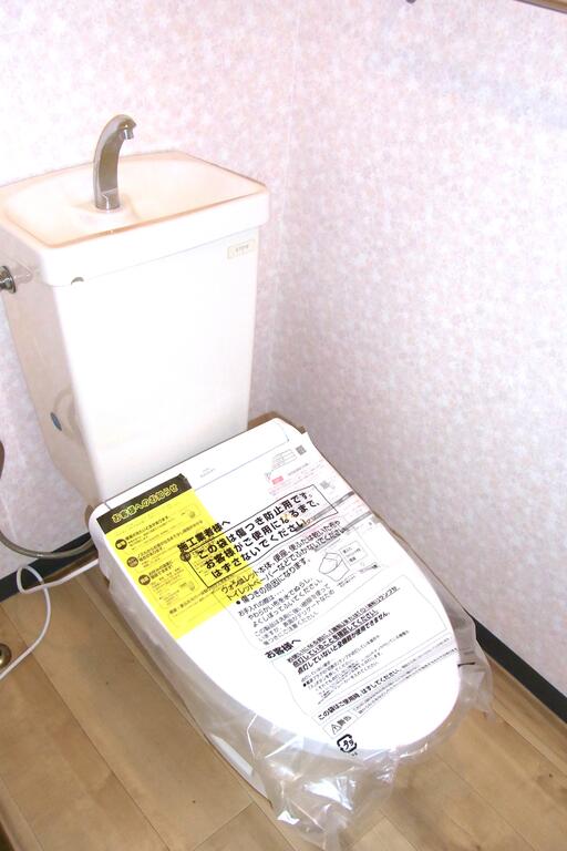 トイレ　新品温水洗浄便座