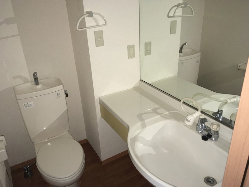 トイレ　別部屋参考写真