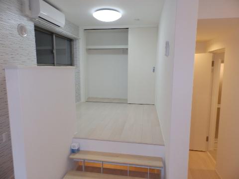 居室・リビング　室内