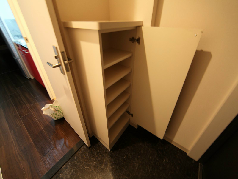 玄関　玄関　シューズボックス付