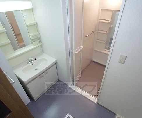 洗面設備　毎日のスタートはこちらから。